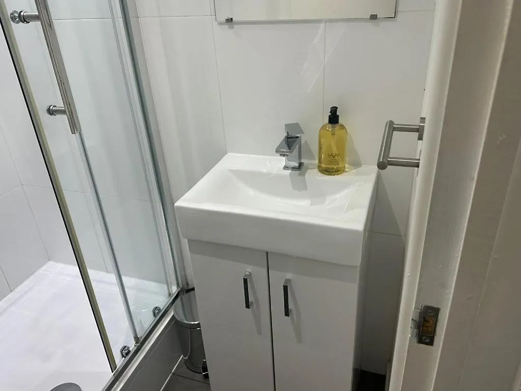 Modern 1 Bed Flat In The Heart Of Hackney Apartment London